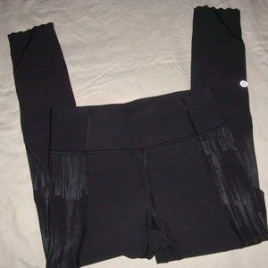 Lululemon Size 4 Tight Stuff Tights in Black Scrat